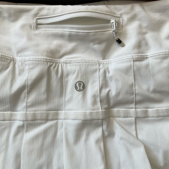 EUC, Lululemon Run: Pace Setter Skirt, White, Sz 4 - Picture 8 of 10